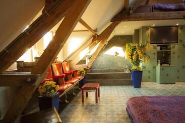 تختخواب و صبحانه Cubacasa