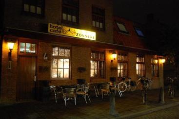 هتل Cafe 't Zonneke