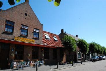 هتل Cafe 't Zonneke