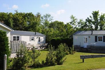 استراحتگاه Vakantiepark Dennenoord