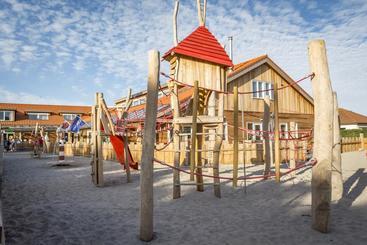 استراحتگاه Vakantiepark Dennenoord