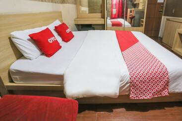 בית מלון כפרי Oyo 93933 King S Room