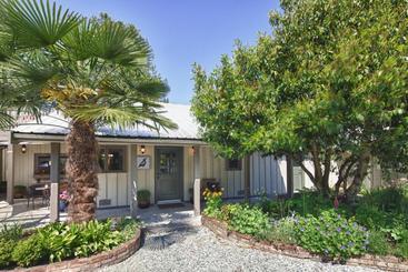 צימר Hedgerow House