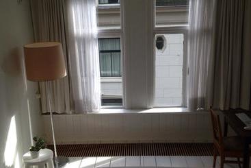 تختخواب و صبحانه Miauw Suites, Canal View City Centre