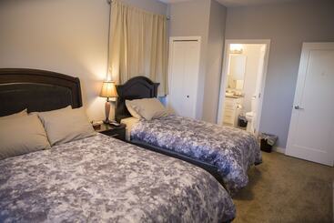 مبيت وإفطار Midnight Sun Inn