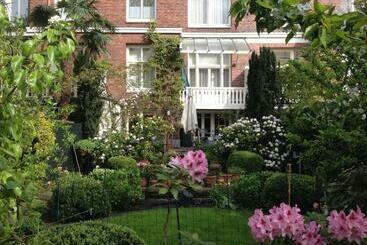 تختخواب و صبحانه Vondelparkmuseum Inn