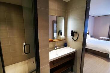 Hanting Hotel Fushun Wanda Plaza