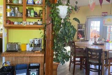 הוסטל Auberge Internationale Le Tangon