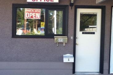Gold Pan Motel