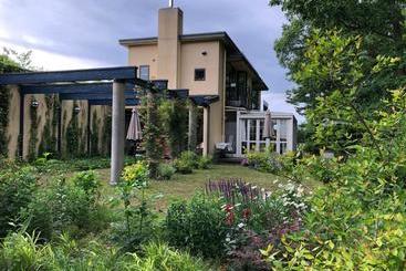 Cafe Restaurant B&b Burari