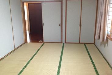 هتل Rusutsu Lodges Pension Lilla Huset