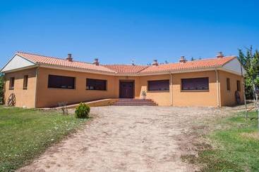 هتل Rural La Yagona