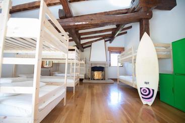 Moana Surf Hostel