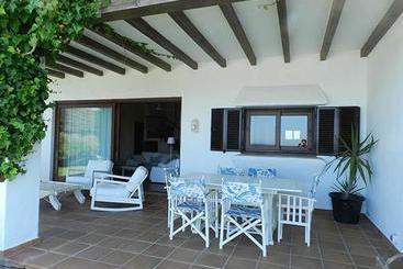 تختخواب و صبحانه Villa Biarritz