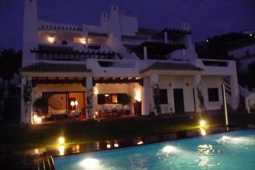 تختخواب و صبحانه Villa Biarritz
