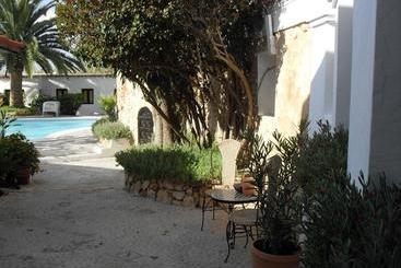 هتل La Finca Ibiza