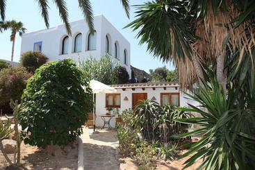 هتل La Finca Ibiza
