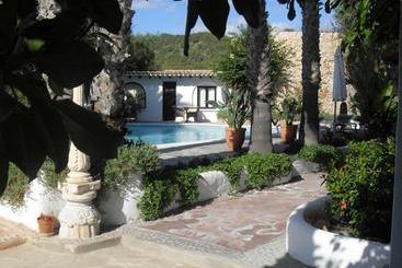 هتل La Finca Ibiza