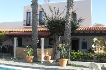 هتل La Finca Ibiza