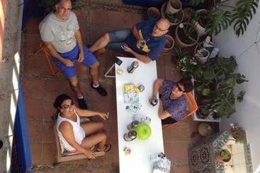 تختخواب و صبحانه El Sueño Hostel