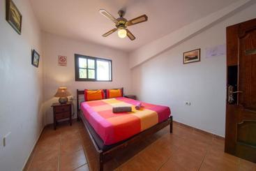 La Tortuga Hostel