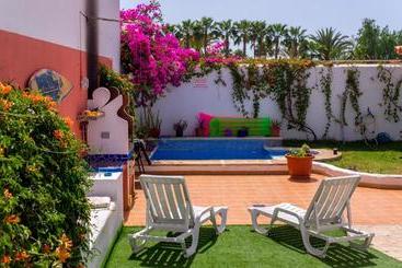 La Tortuga Hostel