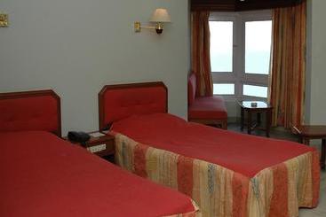 هتل Mascot Beach Resort