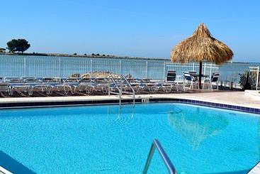 Gulfview Hotel   On The Beach