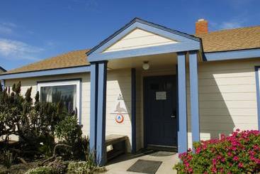 Hi Pigeon Point Lighthouse Hostel