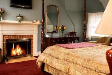 هتل Stonehurst Manor Including Breakfast And Dinner