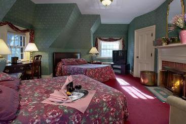 هتل Stonehurst Manor Including Breakfast And Dinner