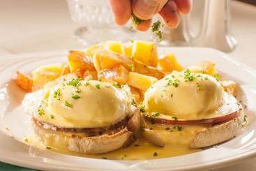 هتل Stonehurst Manor Including Breakfast And Dinner