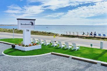 مُتل Breakwater