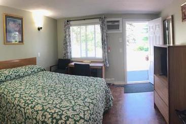 Admiral Motel