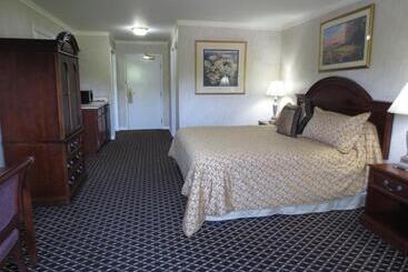 منتجع Roosevelt Inn & Suites Saratoga Springs