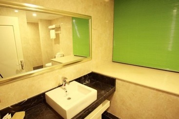 هتل Greentree Eastern Rizhao Rongan Shuimuqinghua