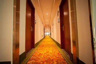 هتل Greentree Inn Anhui Wuhu Yinhunorthroad Fangte World Resort South Gate Business