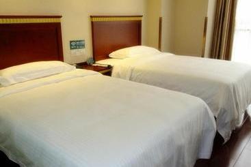 هتل Greentree Inn Neimenggu Tongliao Railway Station Jianguo Road Express