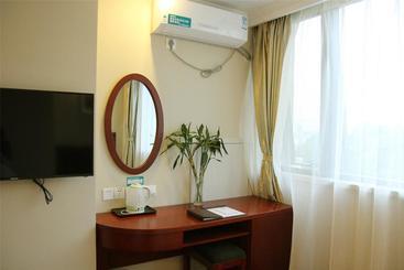 هتل Greentree Inn Shanxi Changzhi Airport Weiyuanmennorthroad Express