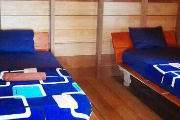 هاستل Nyang Ebay Surf Camp