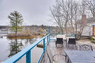 Сельский дом Classic Waterfront Home On Lake Maspenock W/ Grill