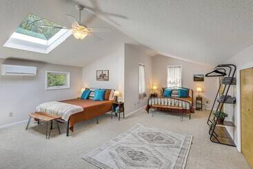 コテージ Lake & Pool Access: Spacious Home In Newland