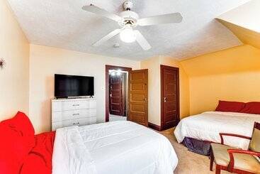 بيت ريفى Centrally Located Beaver Falls Home W/ Fire Pit!