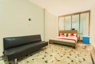 בית מלון כפרי Oyo 2544 Just In