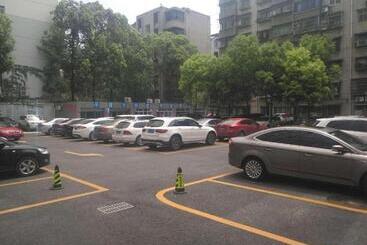 בית מלון כפרי James Joyce Coffetel Guangyuan High Speed Railway Station Dongba Municipal Government