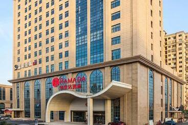 בית מלון כפרי Ramada By Wyndham Taixing