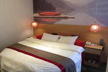 Thank Inn Hotel Hubei Huanggang Hong An County Hong An No.1 Middle School