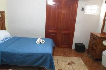 هتل Casa Viejo Chac