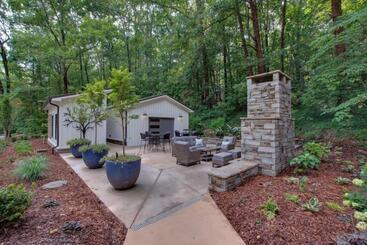 منتجع Birch Luxury Treehouse Near Lake Guntersville