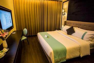 Xana Hotelle Hefei Lujiang Zhouyu Avenue